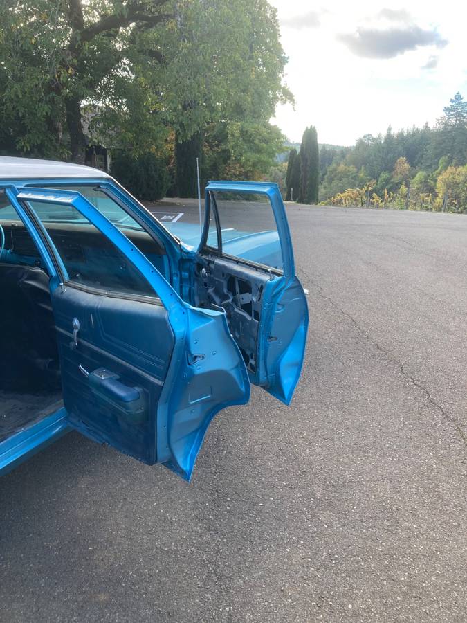 Chevrolet-bel-air-wagon-1968-blue-8