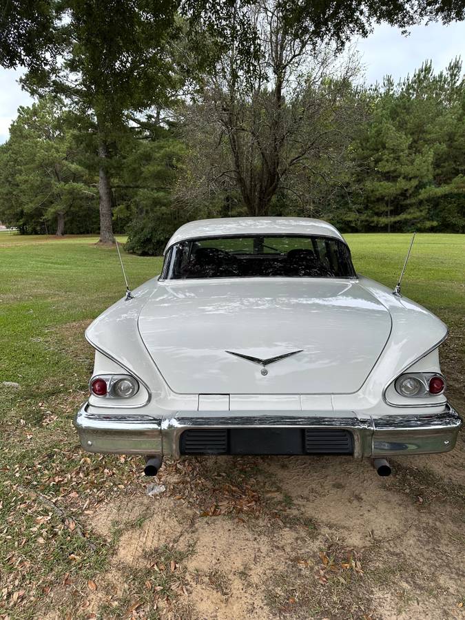 Chevrolet-biscayne-1958-white-1