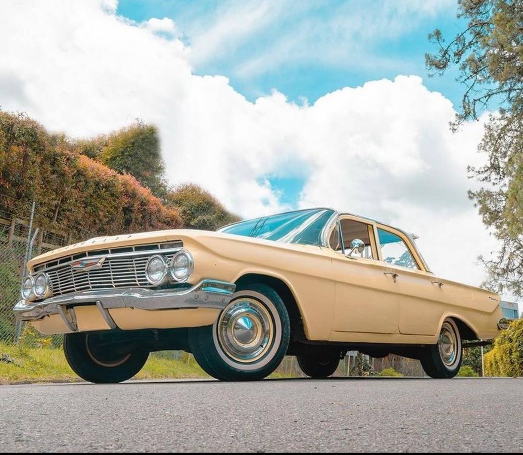 Chevrolet-biscayne-1961-custom-4