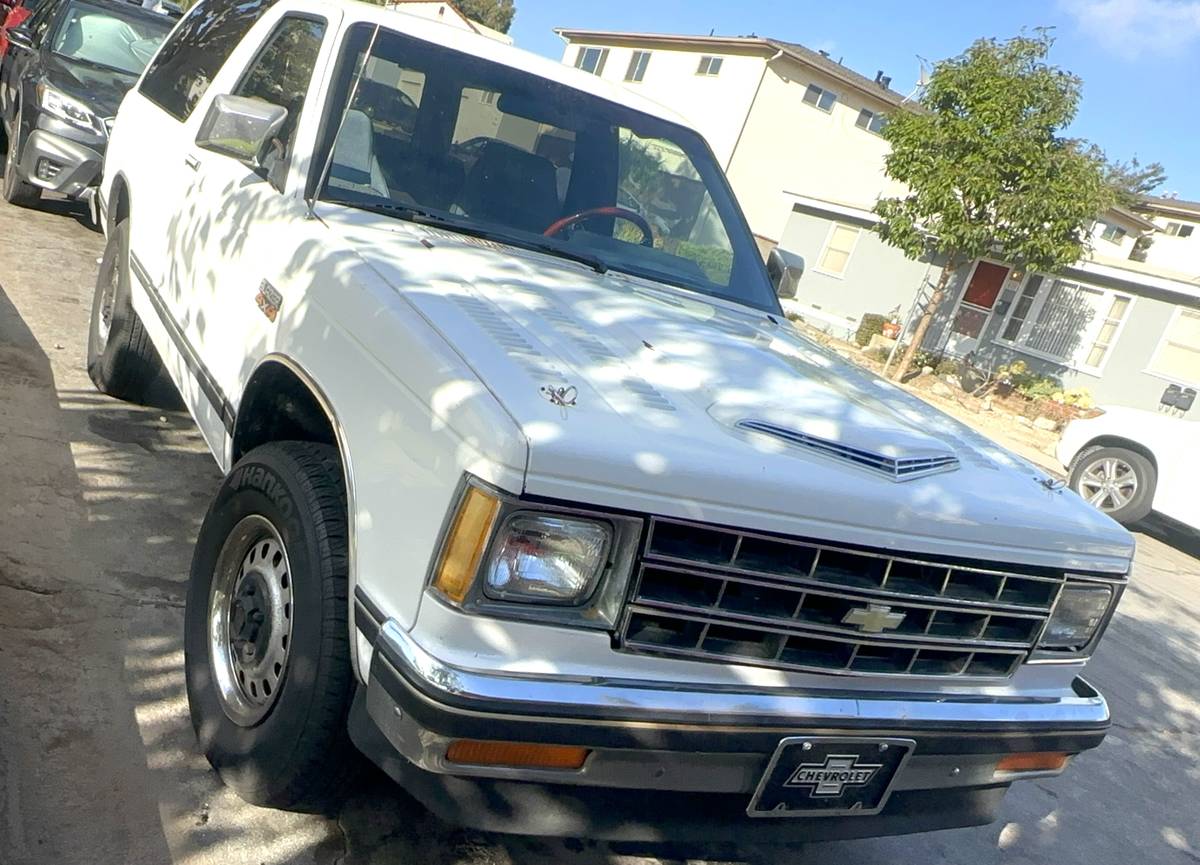 Chevrolet-blazer-12-ton-nominal-1986-white-1