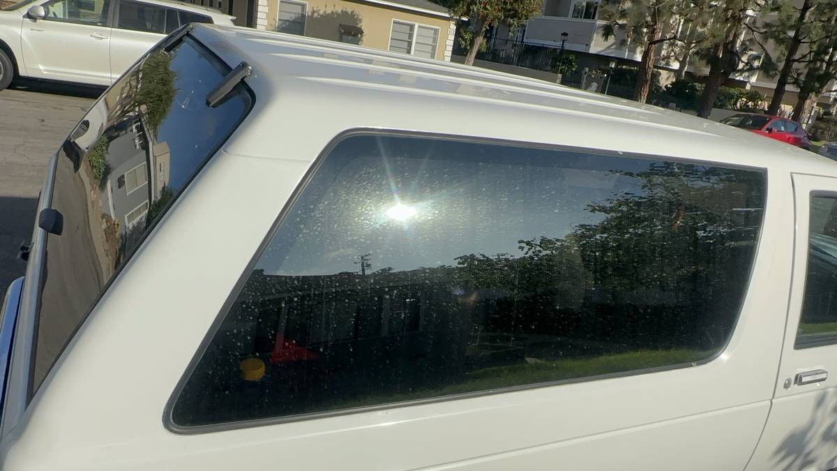 Chevrolet-blazer-12-ton-nominal-1986-white-3