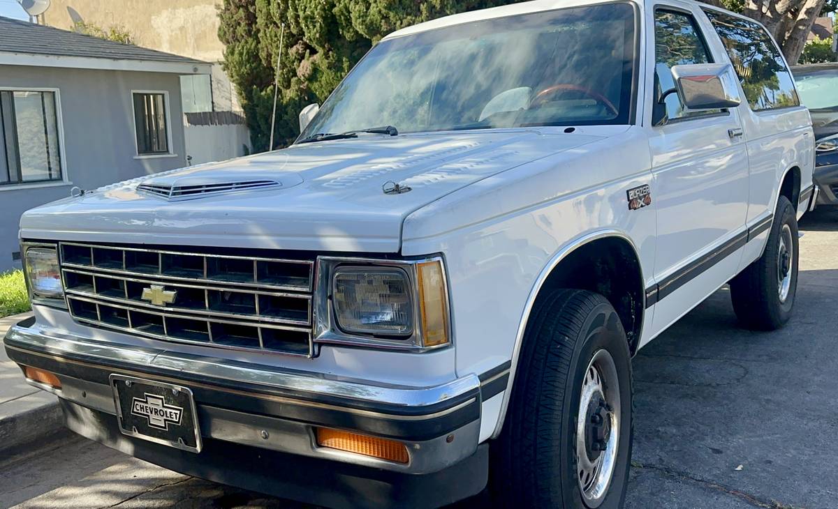 Chevrolet-blazer-12-ton-nominal-1986-white-6