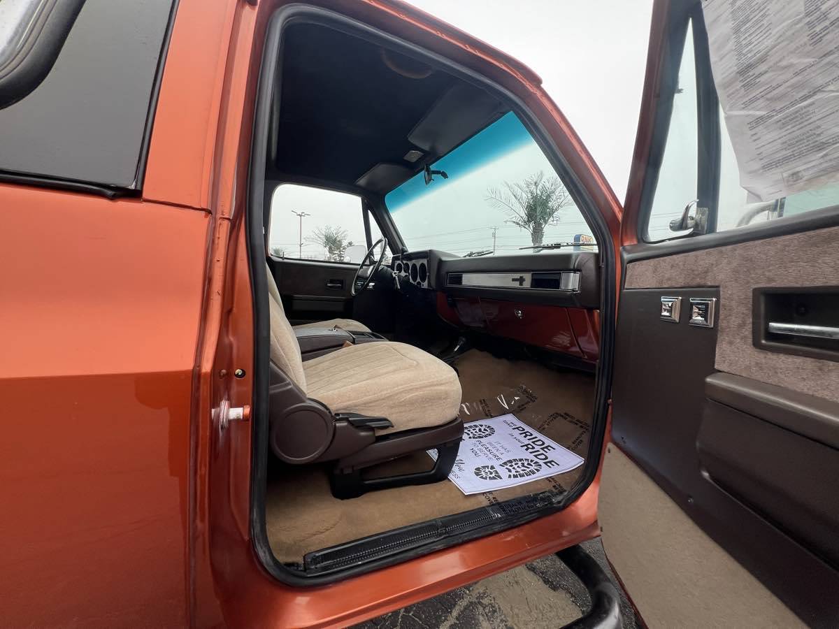 Chevrolet-blazer-12-ton-nominal-1988-orange-15
