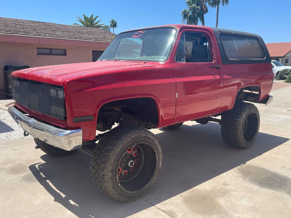 Chevrolet-blazer-1983-red-1
