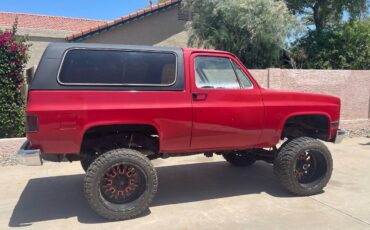 Chevrolet-blazer-1983-red-2
