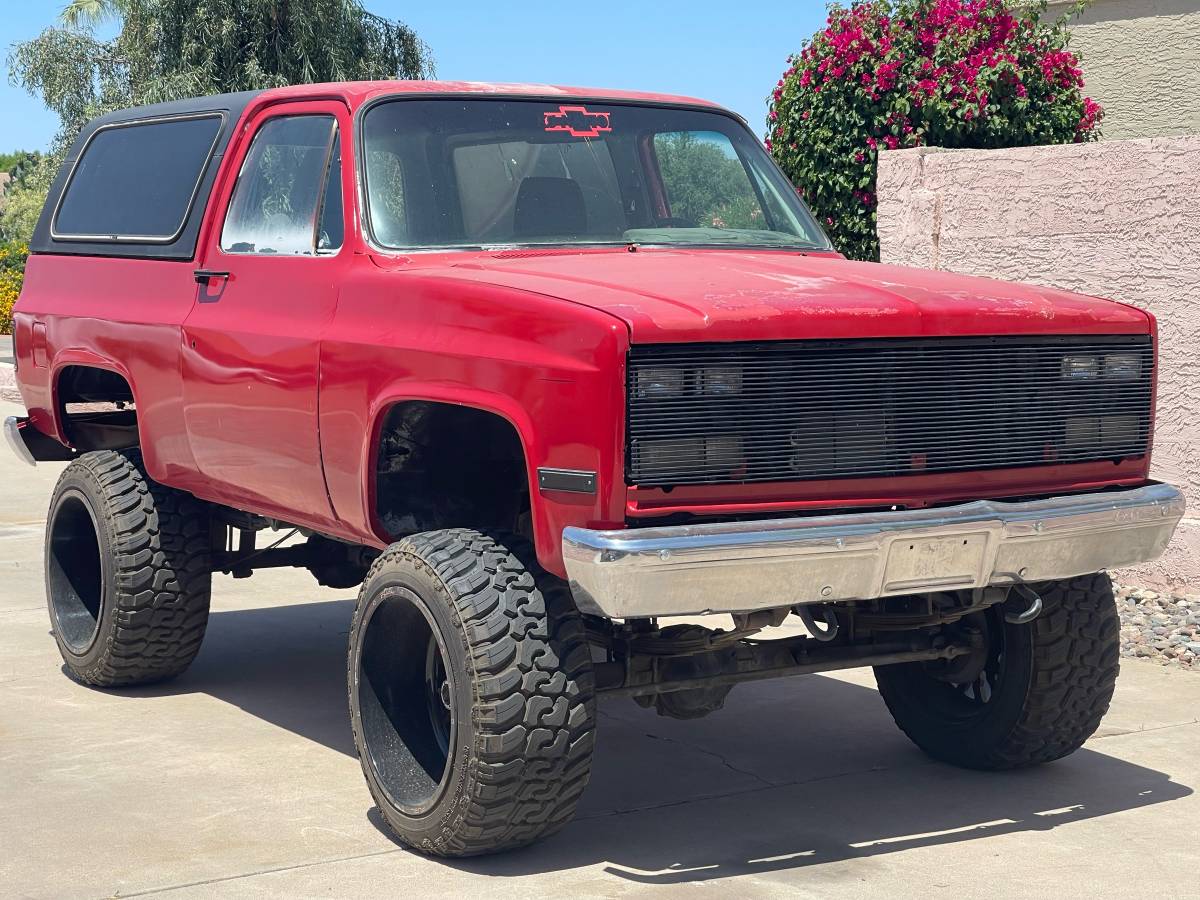 Chevrolet-blazer-1983-red