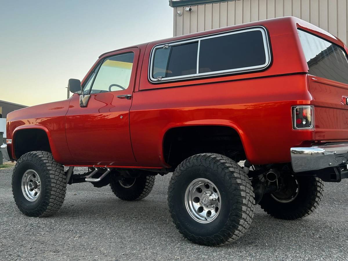 Chevrolet-blazer-1985-custom-2