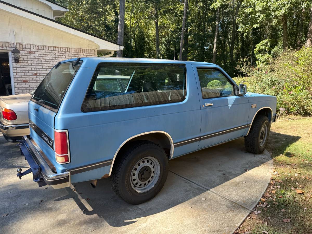 Chevrolet-blazer-1986-blue-1