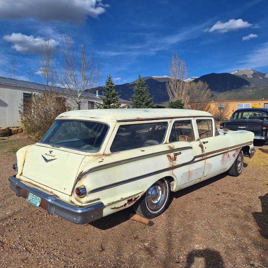 Chevrolet-brookwood-1958-yellow-17