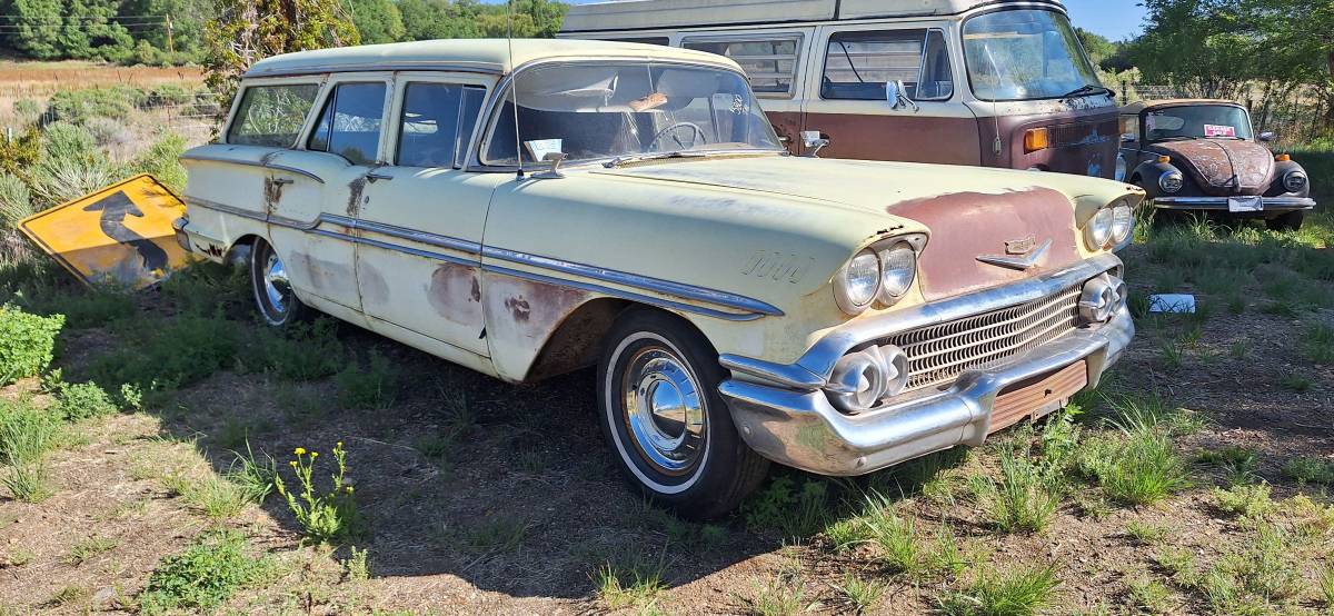 Chevrolet-brookwood-1958-yellow
