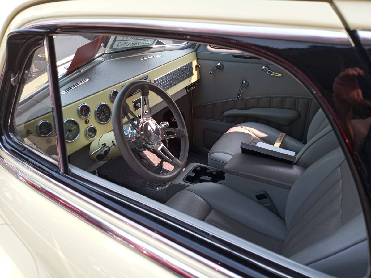 Chevrolet-business-coupe-custom-1948-custom-11