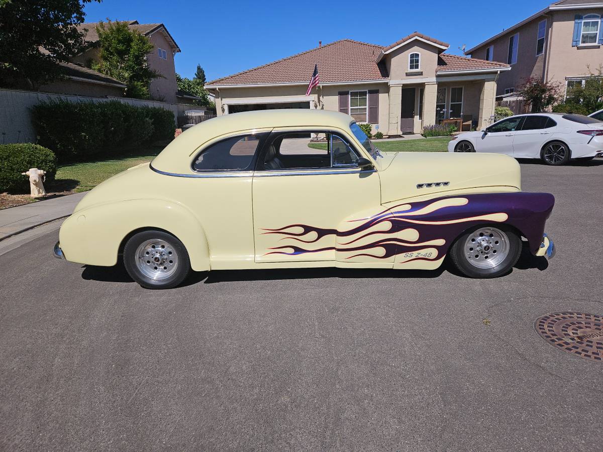 Chevrolet-business-coupe-custom-1948-custom