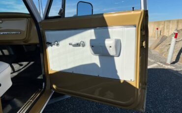 Chevrolet-c10-1968-custom-10