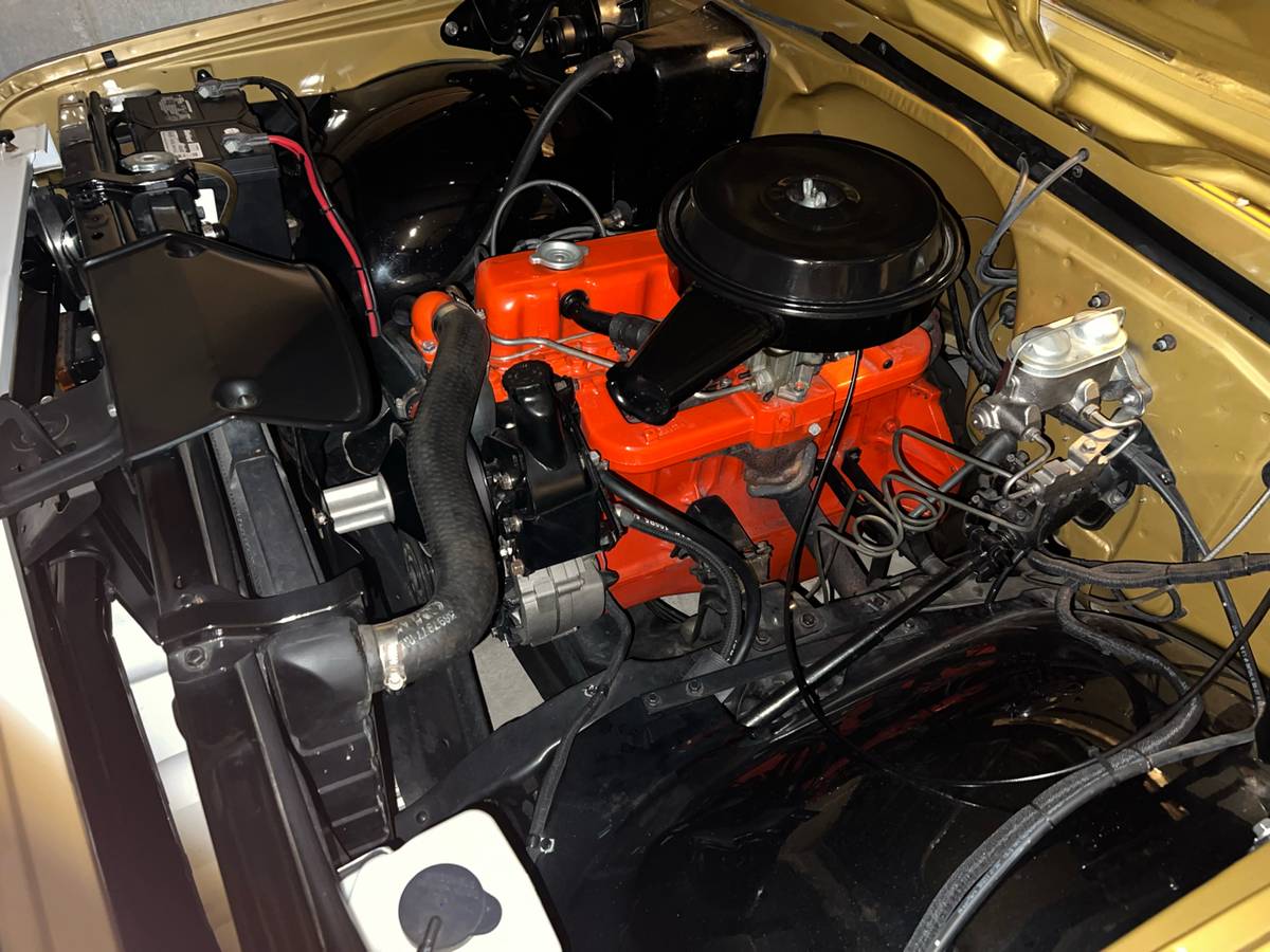 Chevrolet-c10-1968-custom-11