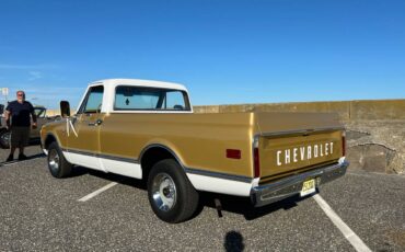 Chevrolet-c10-1968-custom-2