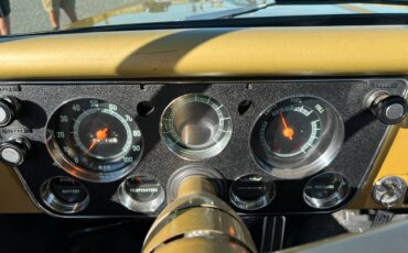 Chevrolet-c10-1968-custom-20