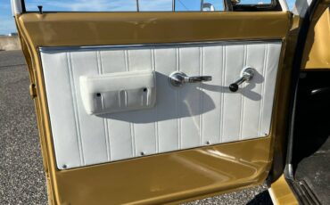 Chevrolet-c10-1968-custom-23