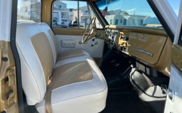 Chevrolet-c10-1968-custom-25
