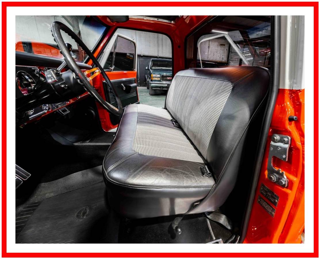 Chevrolet-c10-1968-orange-33