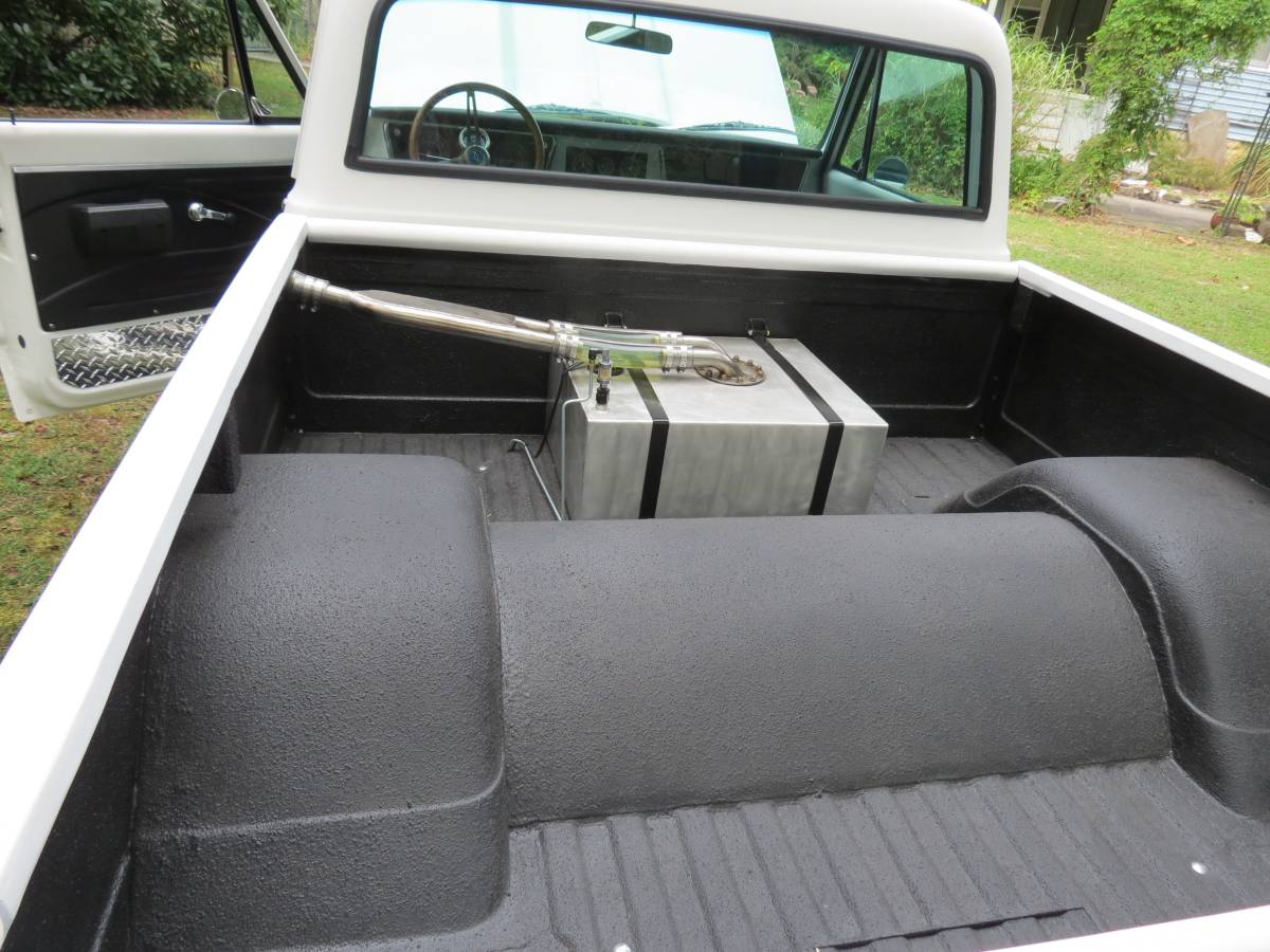 Chevrolet-c10-1970-white-2