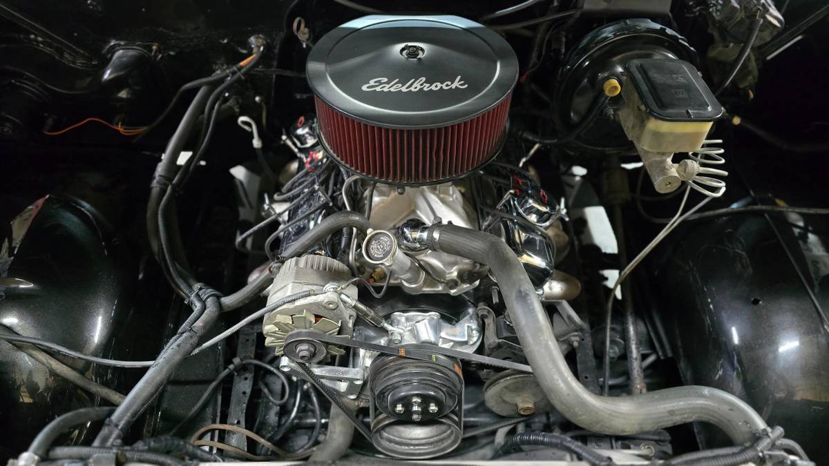 Chevrolet-c10-1985-grey-12