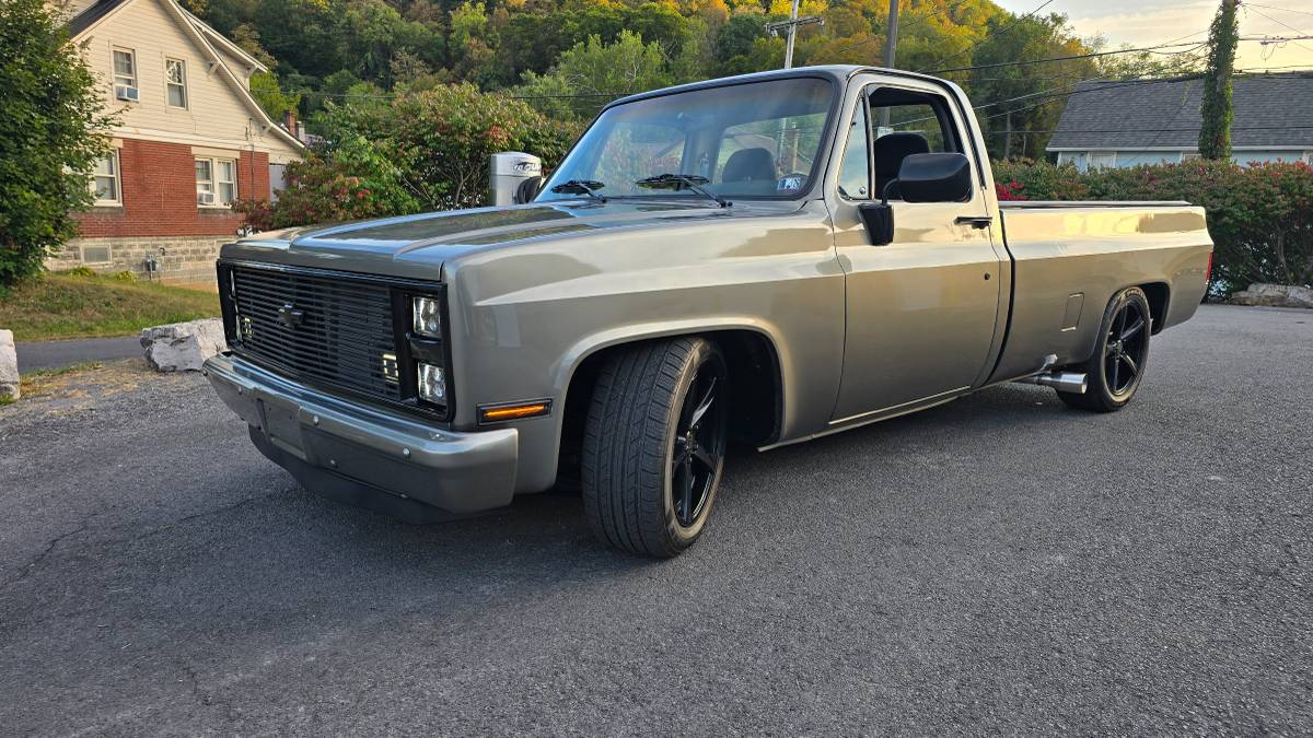 Chevrolet-c10-1985-grey-3