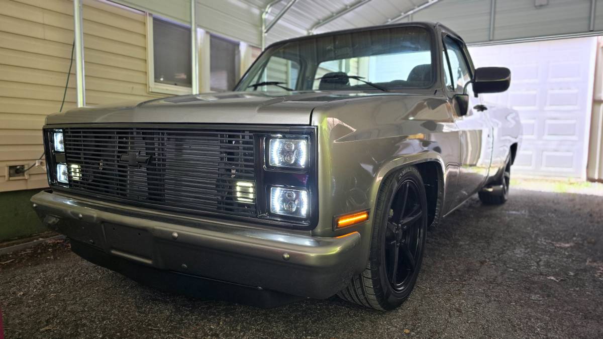 Chevrolet-c10-1985-grey-7