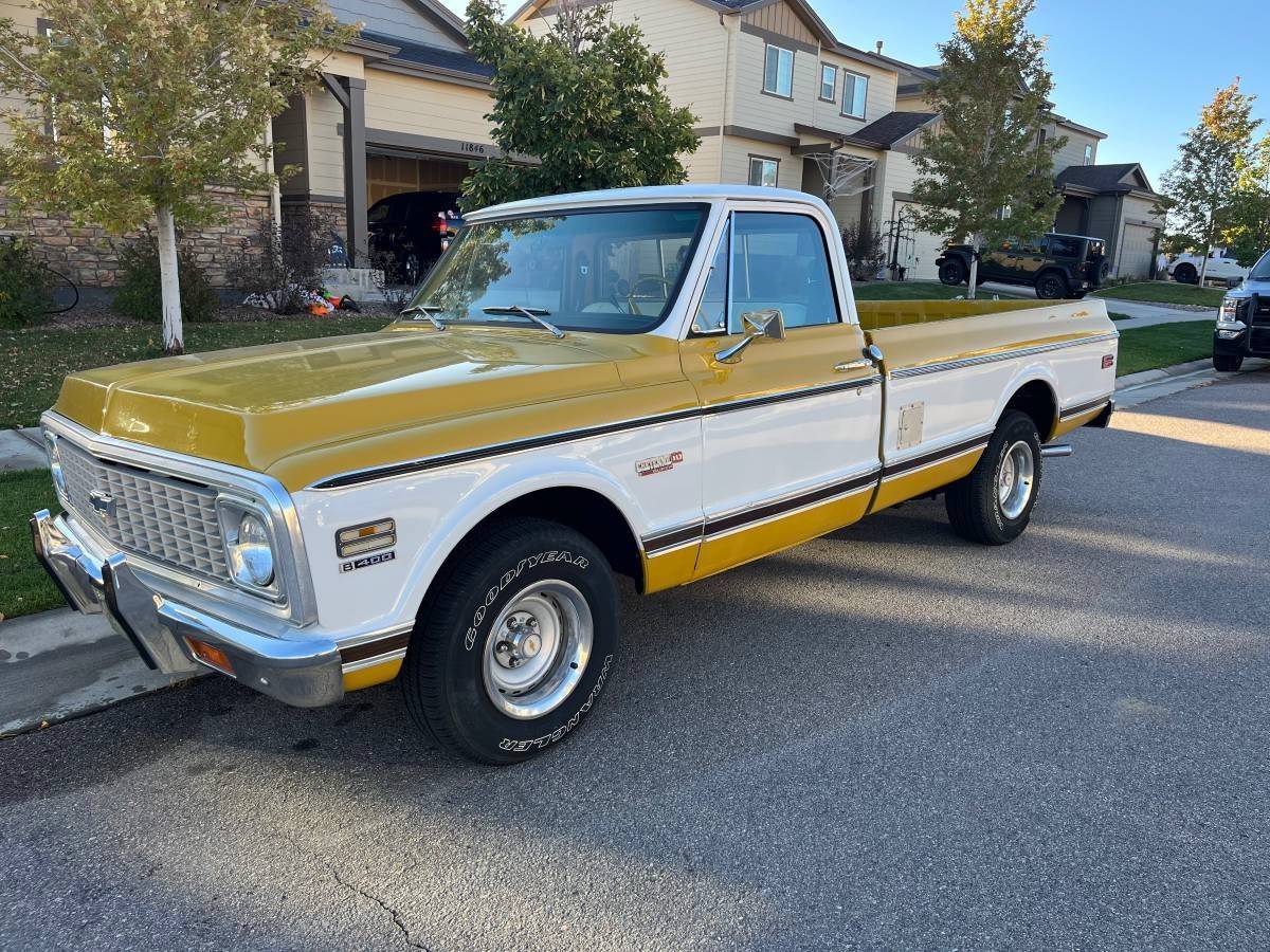 Chevrolet-c10-longbed-1972-yellow