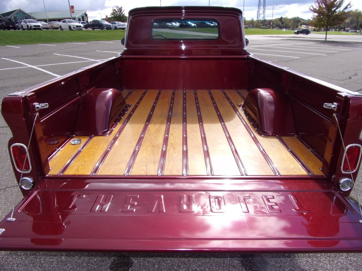Chevrolet-c10-pickup-1966-red-8
