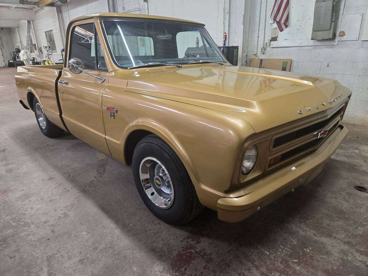 Chevrolet-c10-pickup-1967-custom-1