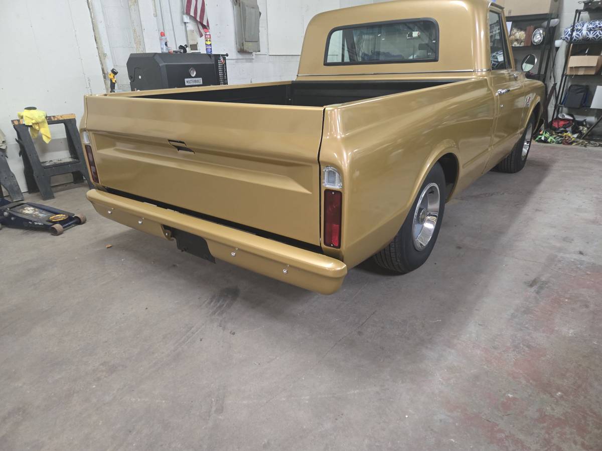 Chevrolet-c10-pickup-1967-custom-2