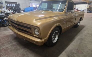 Chevrolet-c10-pickup-1967-custom
