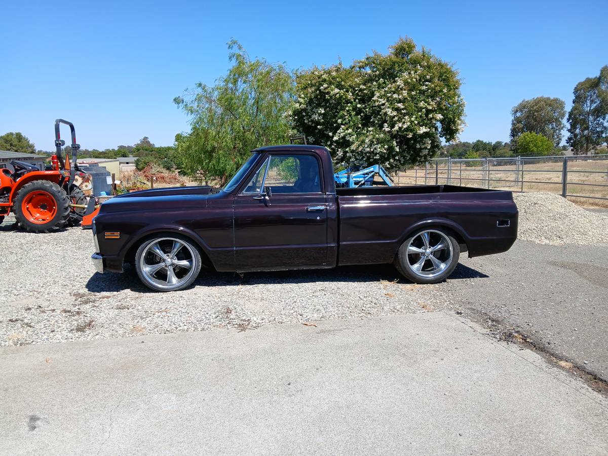 Chevrolet-c10-pickup-1969-custom-16