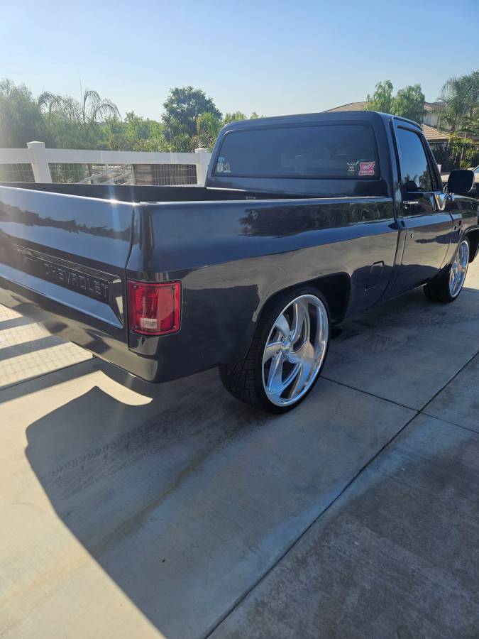 Chevrolet-c10-pickup-1985-grey-1
