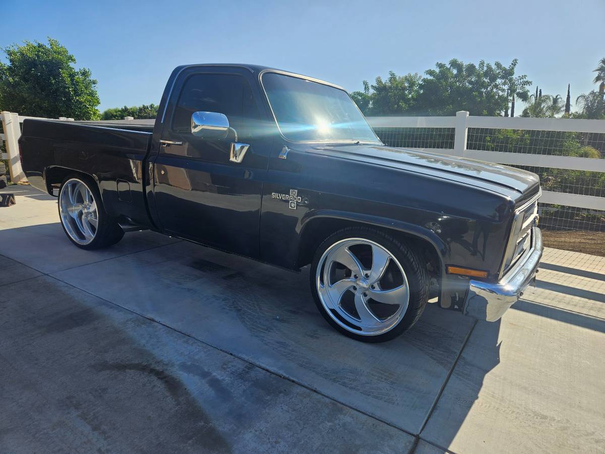 Chevrolet-c10-pickup-1985-grey-2