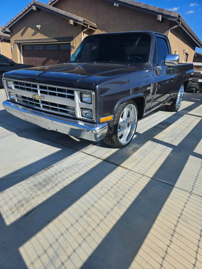 Chevrolet-c10-pickup-1985-grey-3