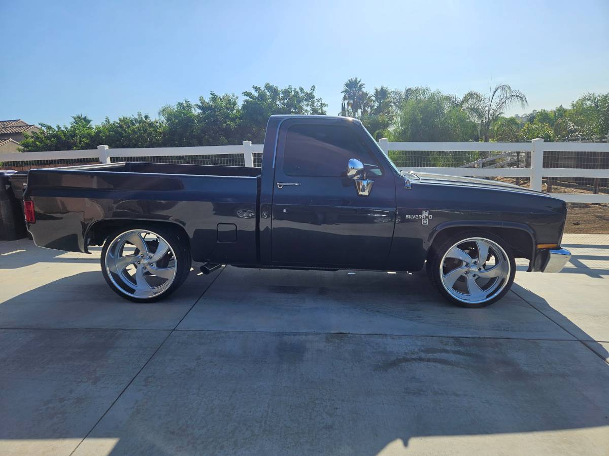 Chevrolet-c10-pickup-1985-grey-7