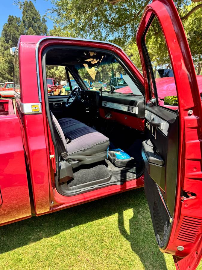 Chevrolet-c10-pickup-1986-red-9