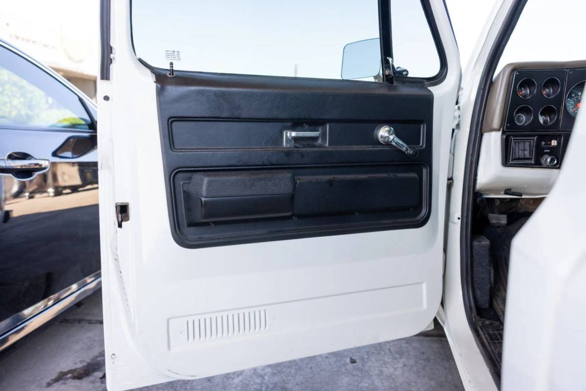 Chevrolet-c10-short-bed-1978-22