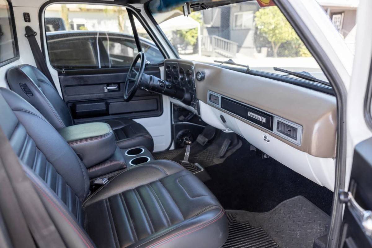 Chevrolet-c10-short-bed-1978-27