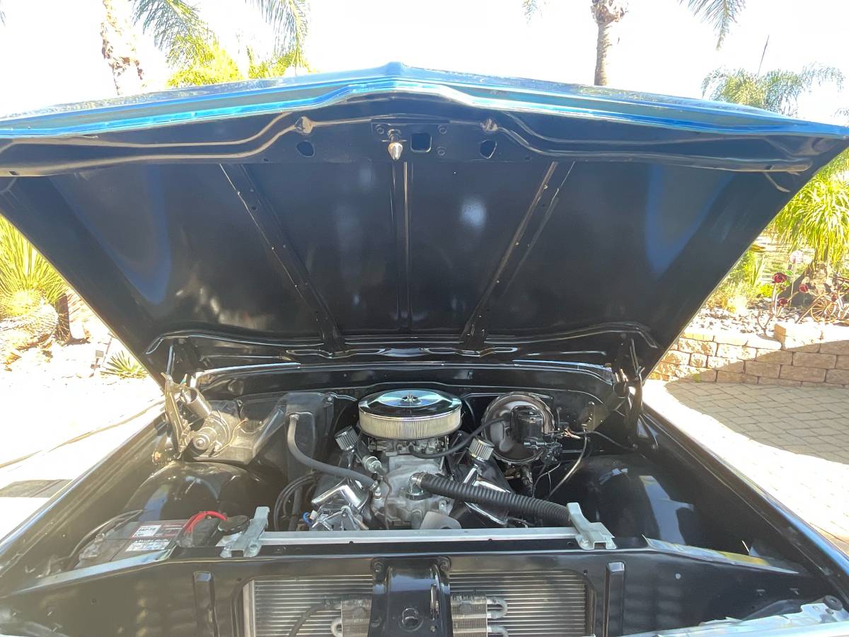 Chevrolet-c10-stepside-shortbed-1972-blue-12