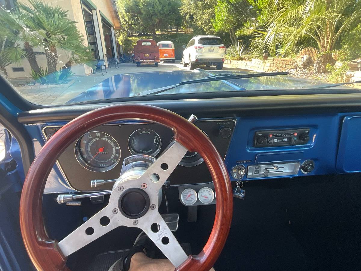 Chevrolet-c10-stepside-shortbed-1972-blue-19