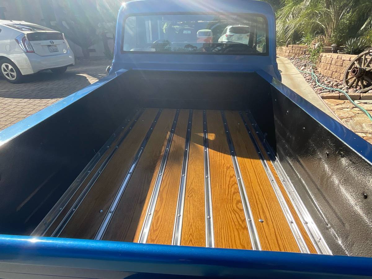 Chevrolet-c10-stepside-shortbed-1972-blue-8