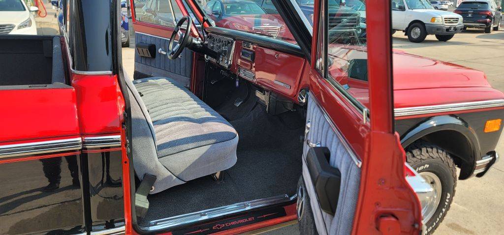 Chevrolet-c10-truck-1969-red-15
