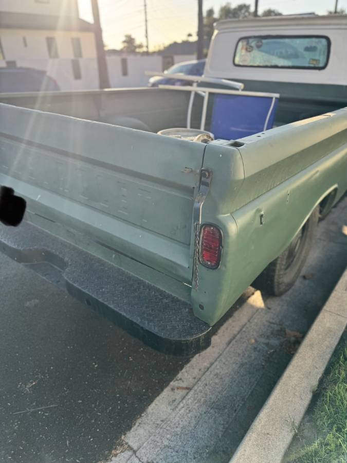 Chevrolet-c20-1966-green-1