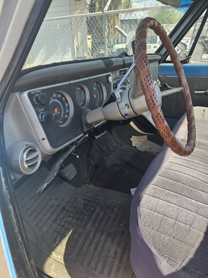 Chevrolet-c20-1968-grey-4