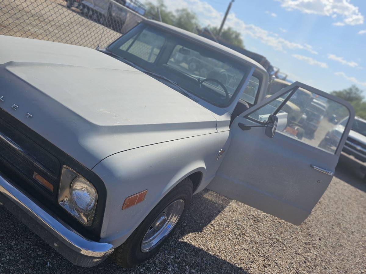 Chevrolet-c20-1968-grey