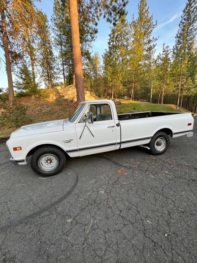 Chevrolet-c20-1970-white-1