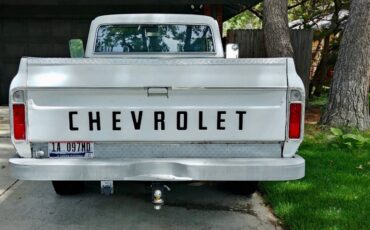 Chevrolet-c20-1970-white-2