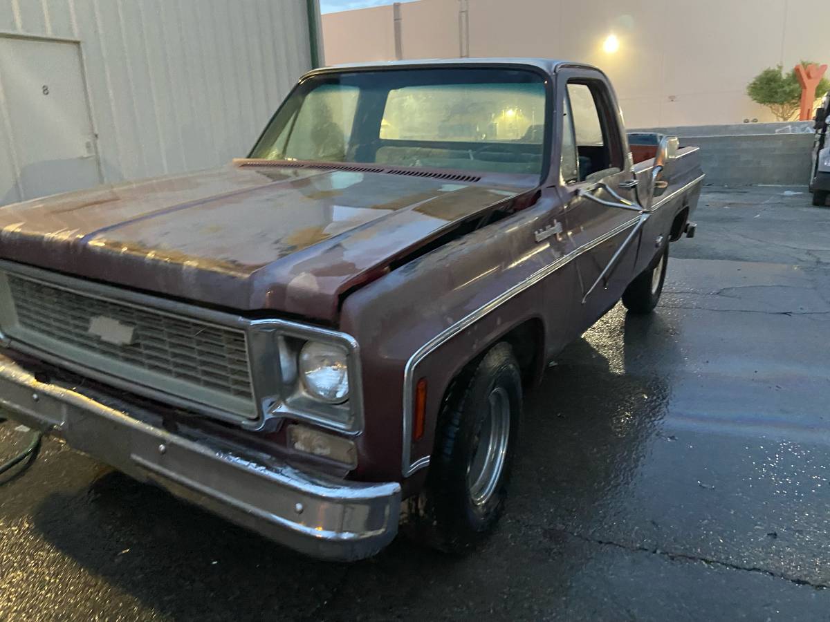 Chevrolet-c20-1977-brown-1